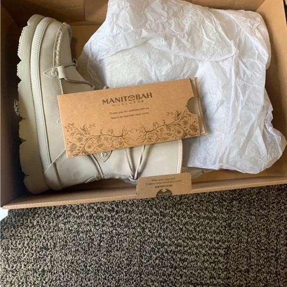 Boots - Picture 3 of 3